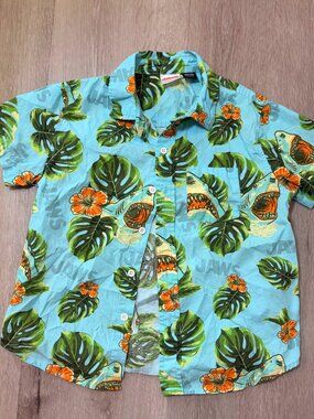 JAWS Movie Boys Hawaiian Button Down Shirt Tropical Shark Blue Small S 6/7